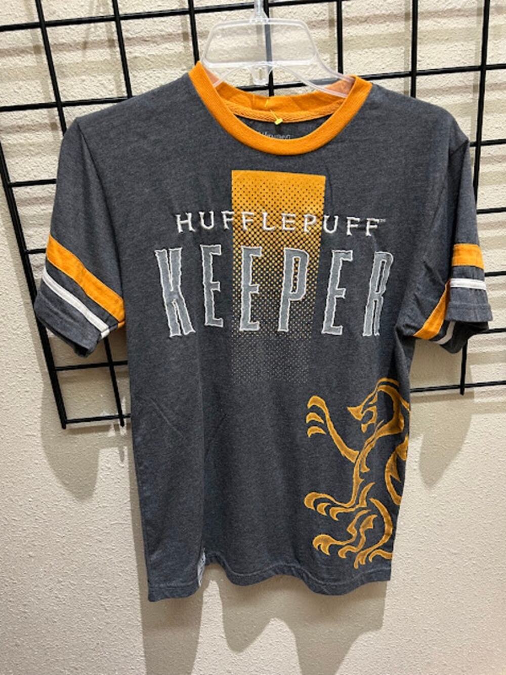 Harry Potter Hufflepuff Quidditch Graphic T Shirt Size Small Universal Studios